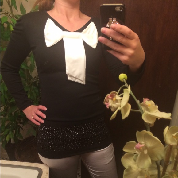 💕BEAUTIFUL BOW LONG SLEEVE TOP💕