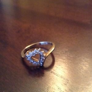 Beautiful heart diamond gold ring