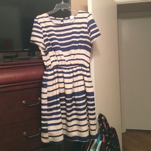 beige&navy/royal blue scalloped striped dress