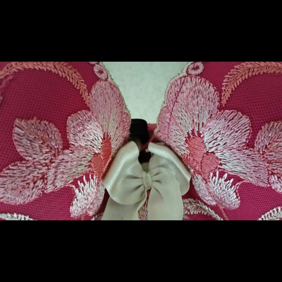 By caprice pink with white lace padded bra - Picture 2 of 4