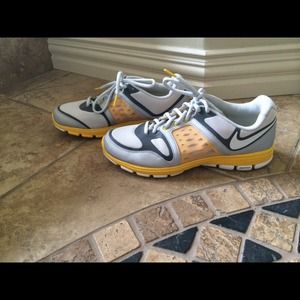 Nike Livestrong brand new running shoes