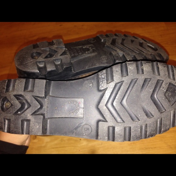 🎉REDUCED🎉 💯Authentic Burberry Rainboots - Picture 3 of 4