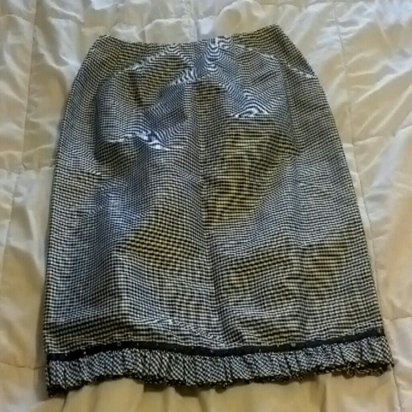 Donna Morgan 100% silk skirt