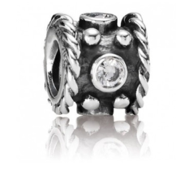 Pandora cubic zirconia oxidized crown