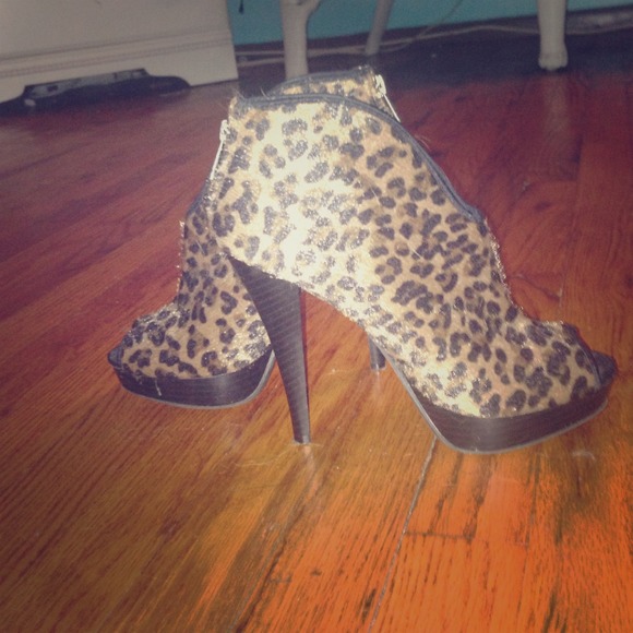 Cheetah peep toe heels - Picture 1 of 4