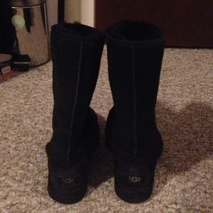 Size 8 tall black uggs barely worn