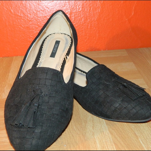 Black loafers 〰hold〰