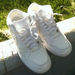 Nike Air women sports