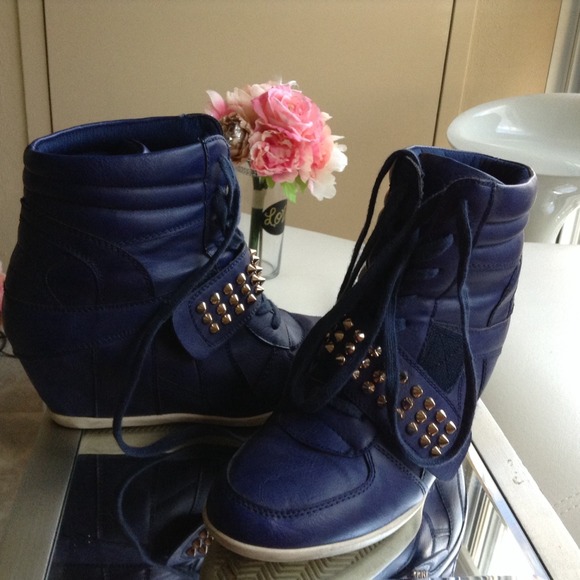 Wedge Sneakers - Picture 2 of 4