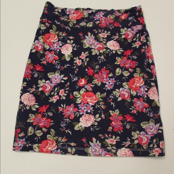 🎉Host Pick🎉 Urban Outfitters Floral Mini Skirt - Picture 4 of 4