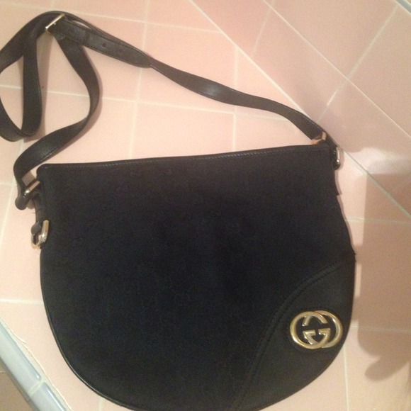 Gucci messenger bag