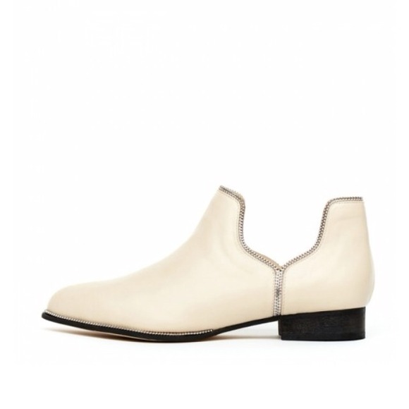 SOLD OUT Senso Bertina in Putty Sz 6!!