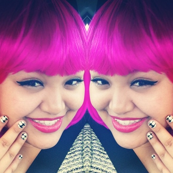 ❤️REDUCED❤️Fuchsia short wig with bangs