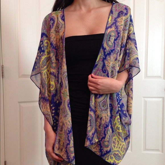 ❌SOLD❌NWT Blue Print Kimono