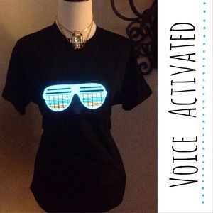 NWT VOICE ACTIVATED TSHIRT
