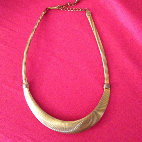 Gold chunky necklace