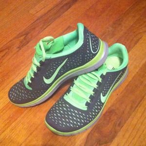 💕Reduced nike free runs