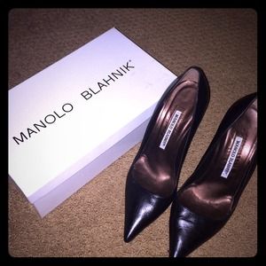 Manolo Blahnik Black Pump - size 7 1/2.