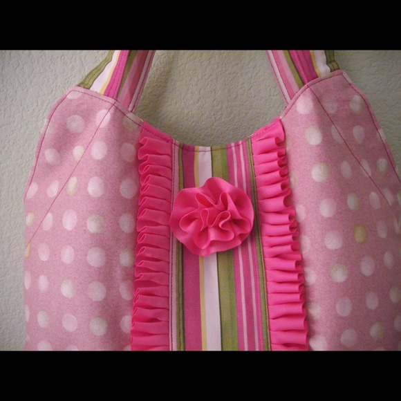 I make bags. The bag is large  it's custom made