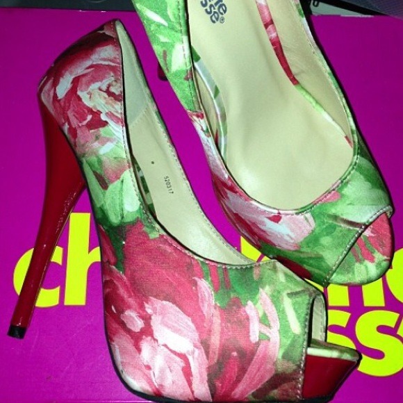 Charlotte Russe printed heels