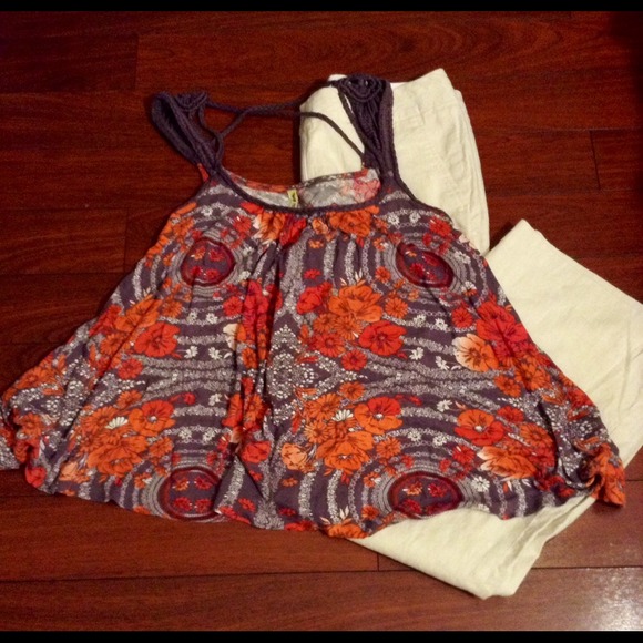 Fabulous floral top by Free People! - Picture 1 of 3