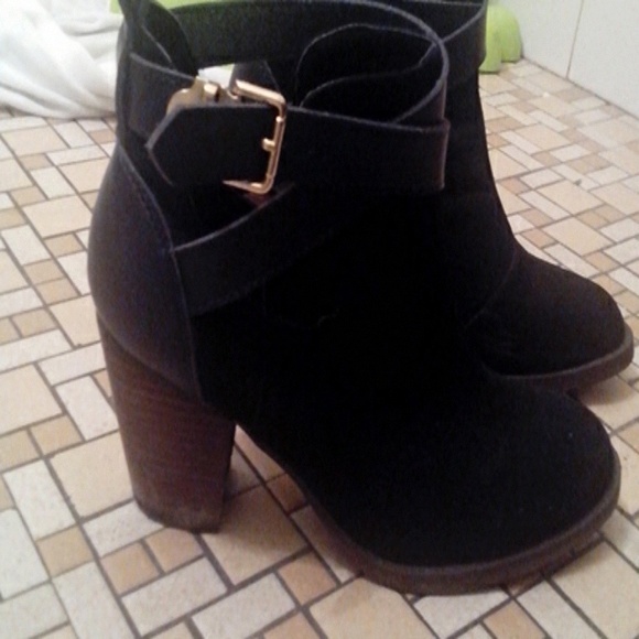 Boot - Picture 2 of 3