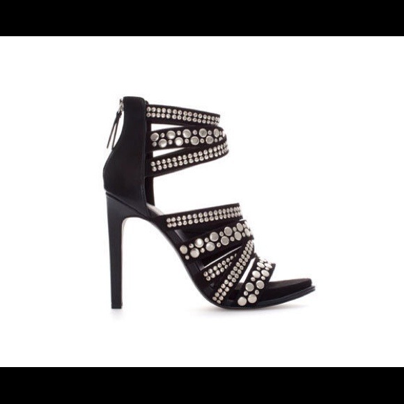 SOLD 🚫 ✋ Zara studded heels