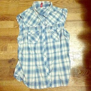 No sleeve plaid button up