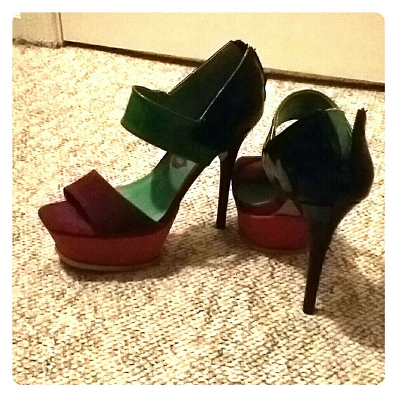 Red Kiss Pumps