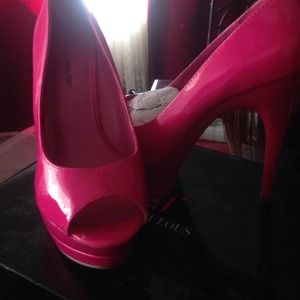 Pink pumps