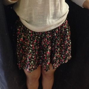 High waisted flowy floral skirt
