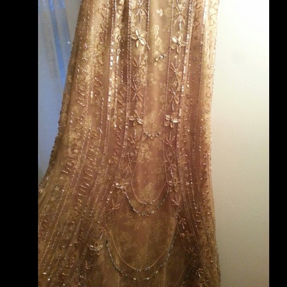 Evening gowns! - Picture 2 of 4