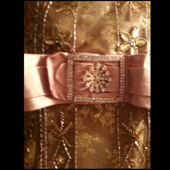 Evening gowns! - Picture 3 of 4