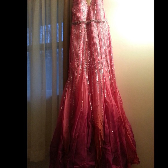 Evening gown! - Picture 5 of 5