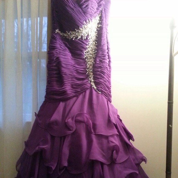 Evening gown! - Picture 4 of 4