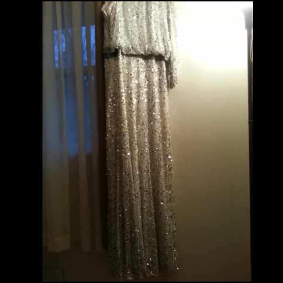 Evening gown! - Picture 2 of 4