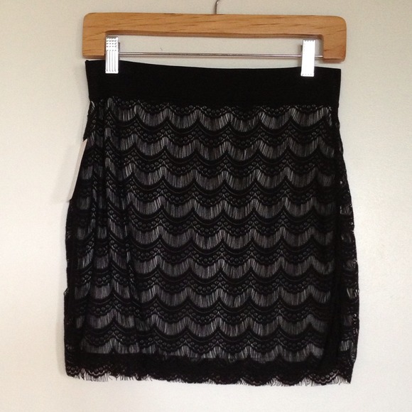 Lace detail skirt - Picture 1 of 2