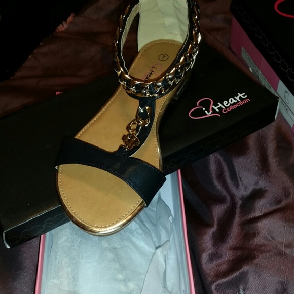 Sandals - Picture 3 of 3