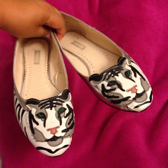 ❤️REDUCED❤️Tiger kitty flats 🐯
