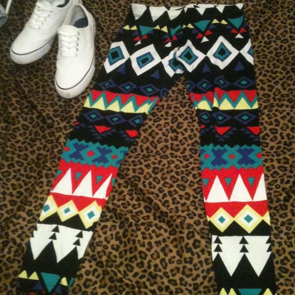 Aztec colorful leggings!