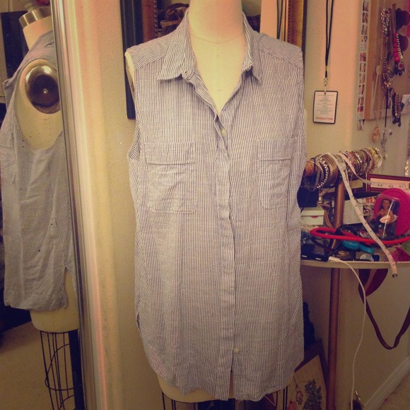 Light blue stripe sleeveless button up - Picture 1 of 3