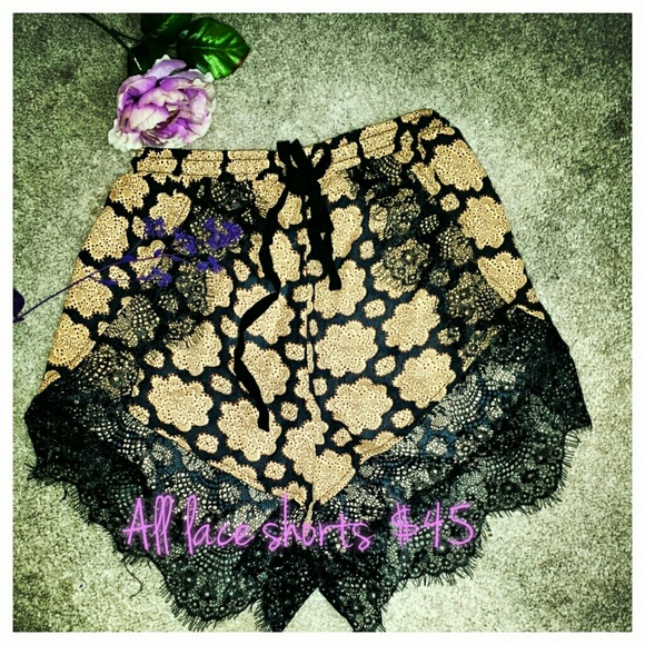 Honey comb lace shorts new$45