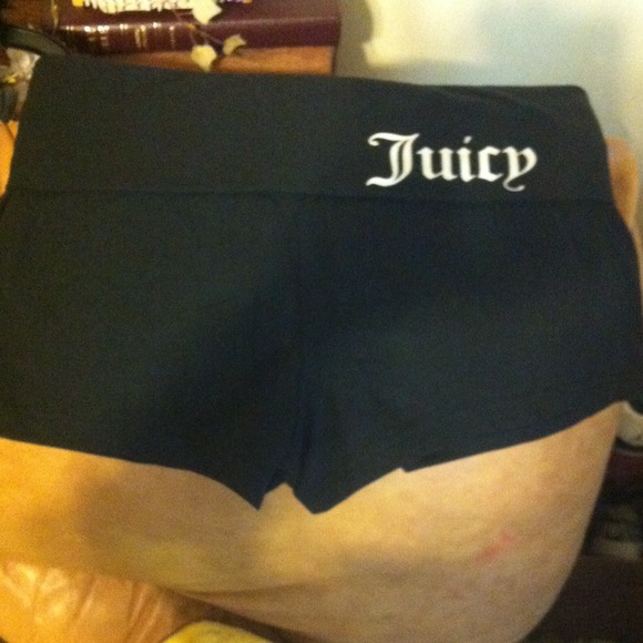 Juicy Couture yoga shorts - Picture 1 of 3