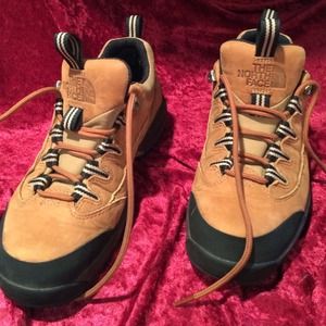 Size 9 The North face hiking boots.