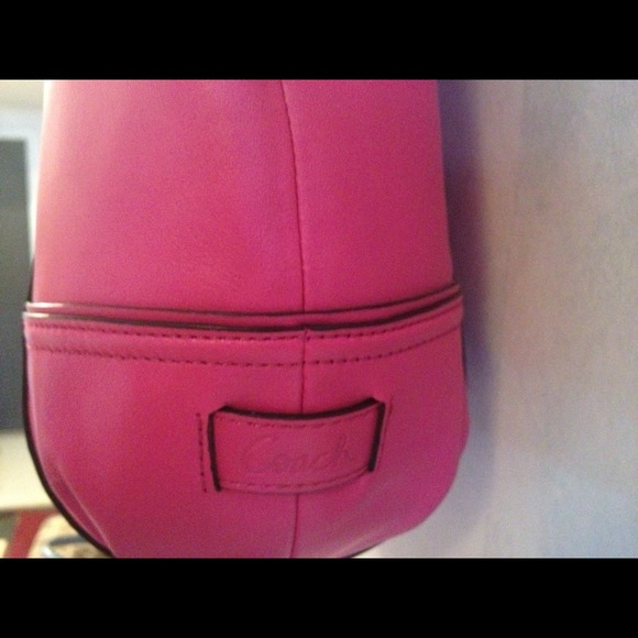 Fab Fuchsia Leather Coach Bag Tote Purse - Picture 2 of 4