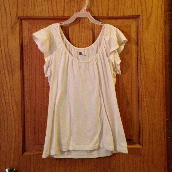 Gap flutter sleeve top