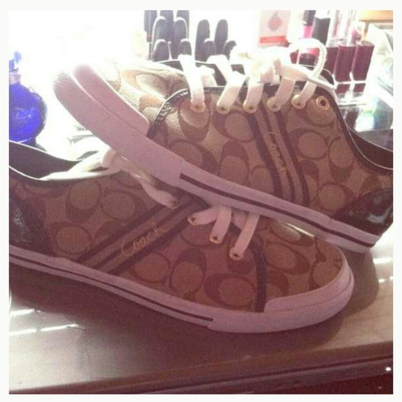 SOLD****Authentic coach sneakers size 10