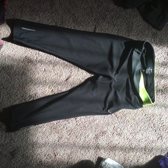 Nike dri-fit capris! Excellent condition.