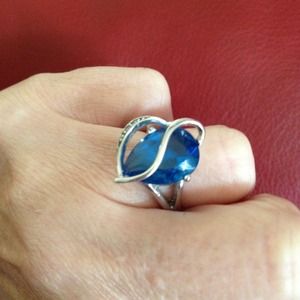 BLUE TEAR DROP BLUE TOPAZ IN 925 SILVER