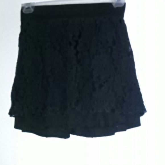 Black laced skirt